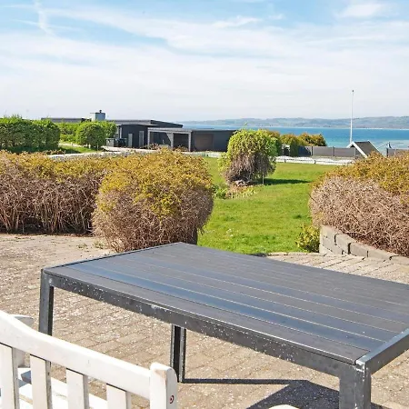 10 Person Holiday In * 에벨토프트