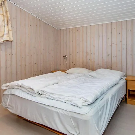 10 Person Holiday In * 에벨토프트